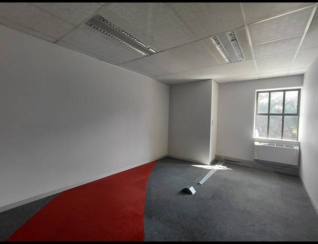 382M² OFFICE TO LET IN BRYANSTON